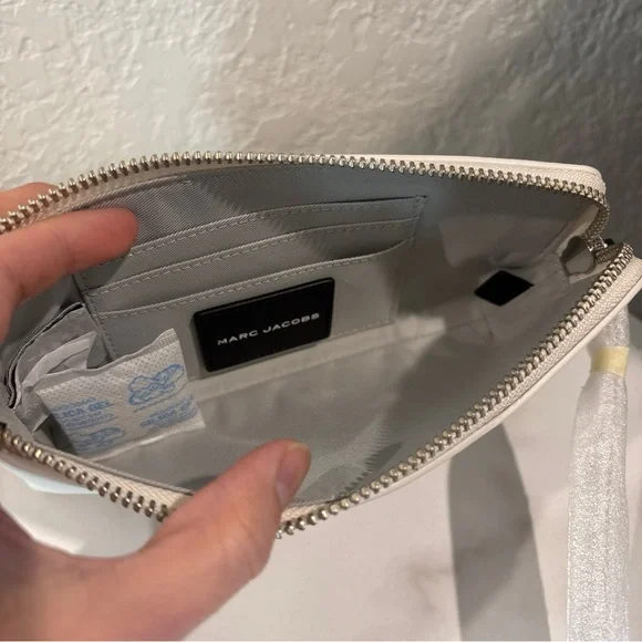 Marc Jacobs x 'The Wizard of Oz' Wristlet Wallet NWT - Picture 4 of 7